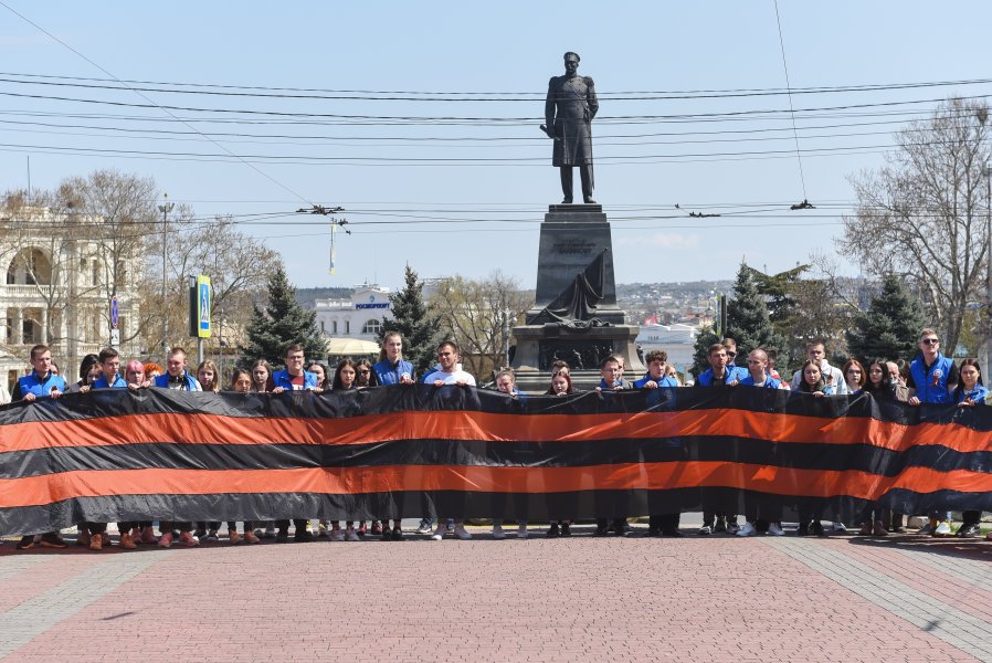 В Севастополе стартовала Всероссийская акция «Георгиевская ленточка»